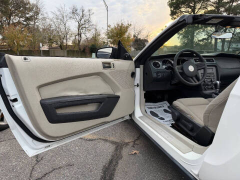 2010 Ford Mustang V6