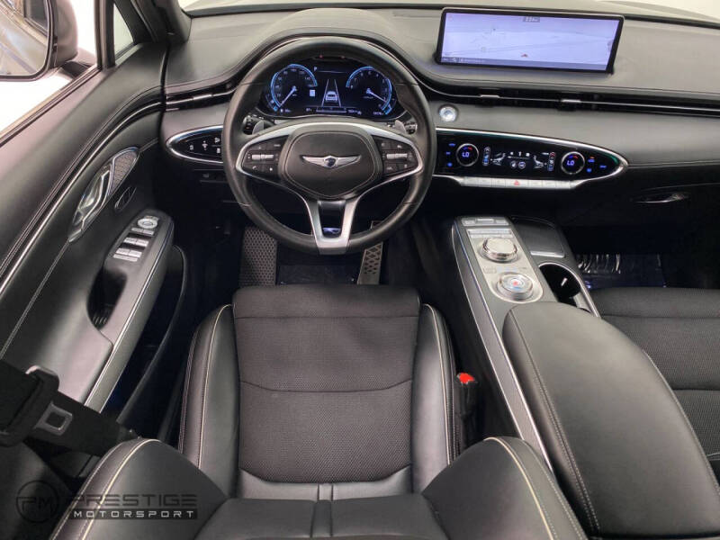 2023 Genesis GV70 2.5T Standard