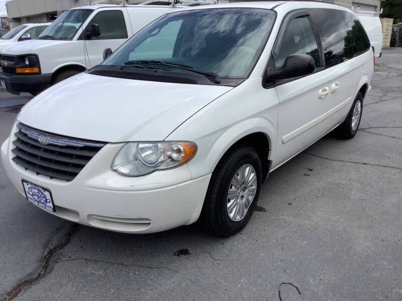 2006 Chrysler Town and Country LX