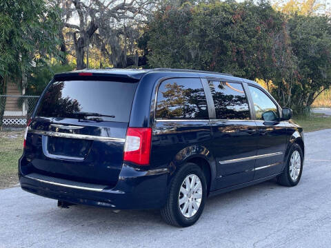 2016 Chrysler Town and Country Touring