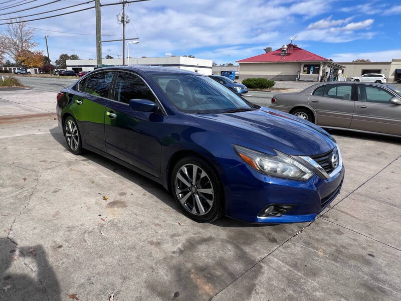 2016 Nissan Altima SR photo 8