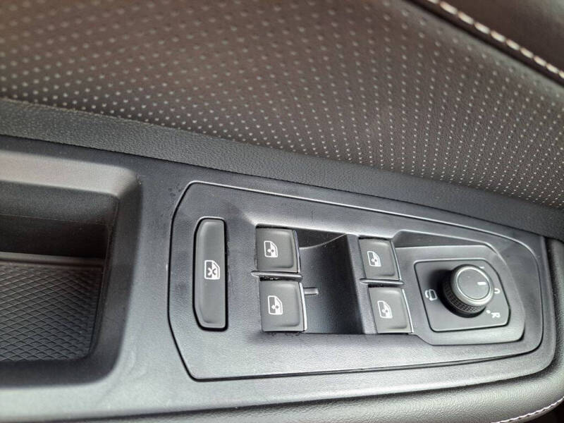 2026 Volkswagen Atlas Cross Sport SEL Premium R-Line 4Motion