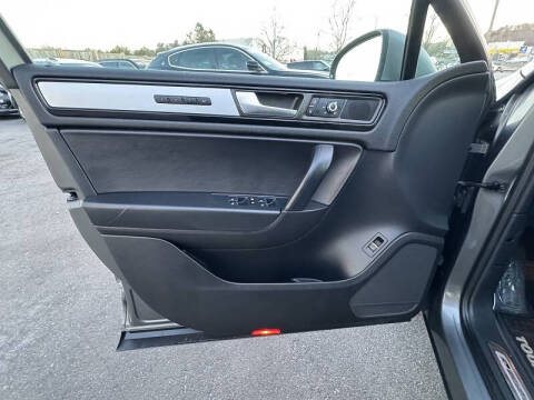 2014 Volkswagen Touareg V6 R-Line