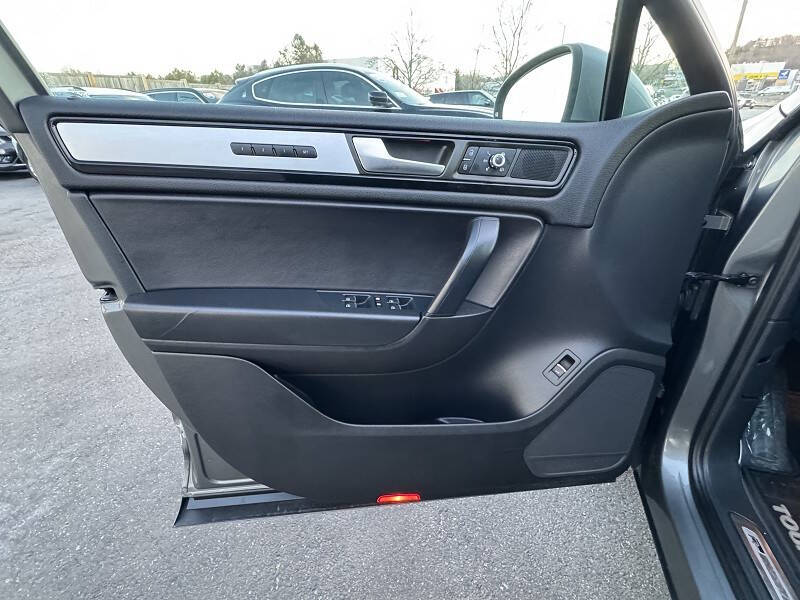 2014 Volkswagen Touareg V6 R-Line