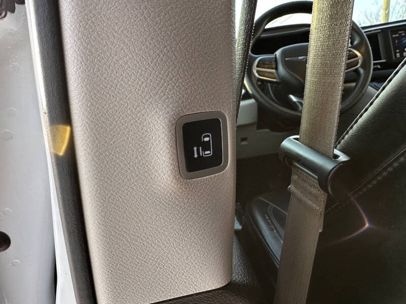 2020 Chrysler Voyager LXi