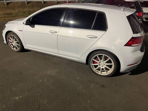 2019 Volkswagen Golf GTI S