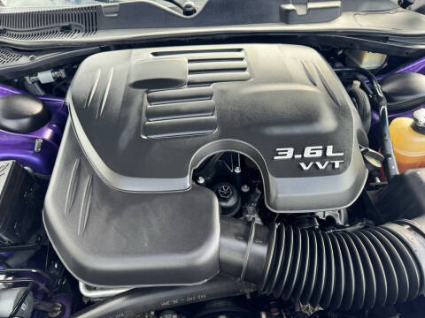 2016 Dodge Challenger SXT Plus