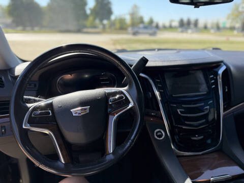 2018 Cadillac Escalade Luxury