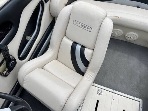 2000 Valiant VIP 18ft