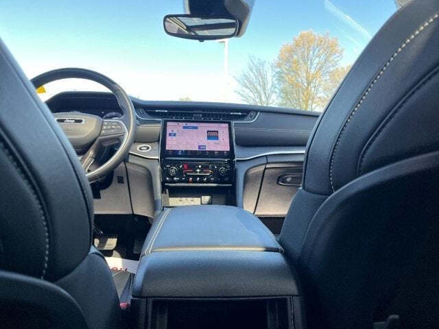 2022 Jeep Grand Cherokee 23