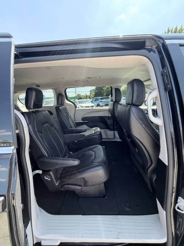 2023 Chrysler Pacifica Touring L