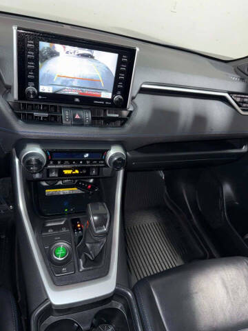 2019 Toyota RAV4 Hybrid XSE