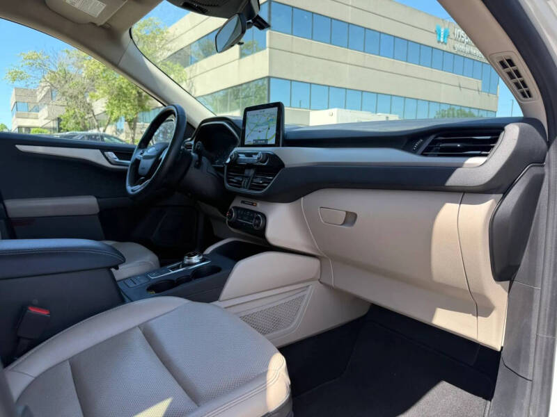 2020 Ford Escape SEL