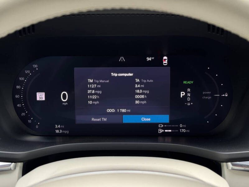 2025 Volvo XC60 T8 Plus Dark Theme