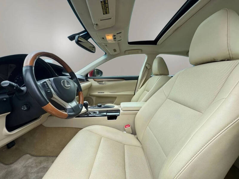 2014 Lexus ES 300h