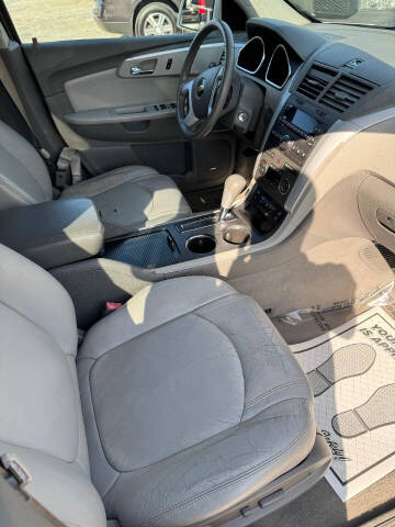 2011 Chevrolet Traverse LT