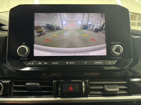 2023 Nissan Pathfinder SV