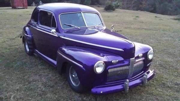 1942 Ford Deluxe