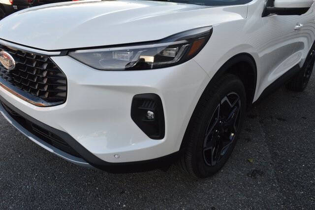 2026 Ford Escape Platinum