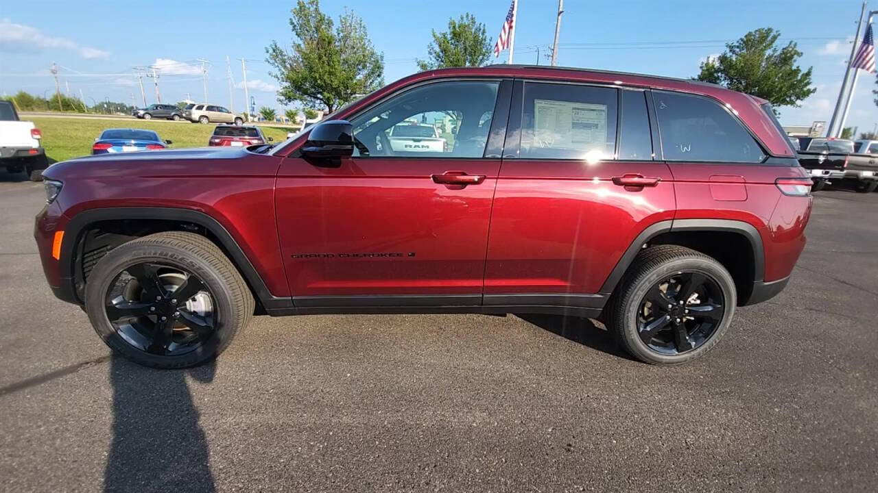 2024 Jeep Grand Cherokee for sale at Victoria Auto Sales in Victoria, MN