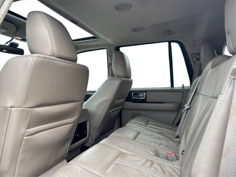 2016 Lincoln Navigator Select