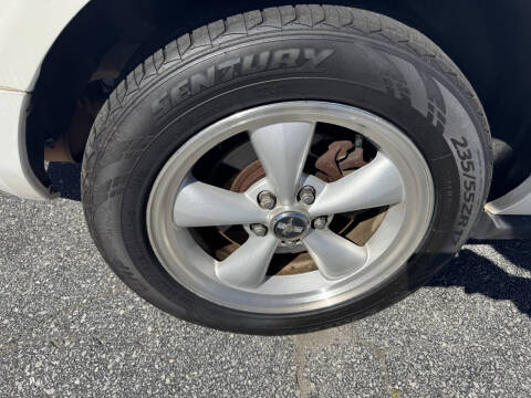 2007 Ford Mustang V6 Deluxe