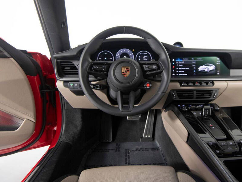 2025 Porsche 911 Carrera