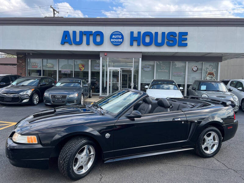 2004 Ford Mustang Deluxe