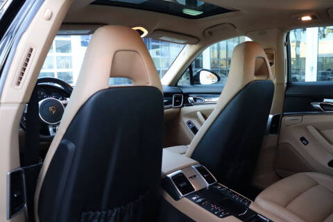 2016 Porsche Panamera Edition