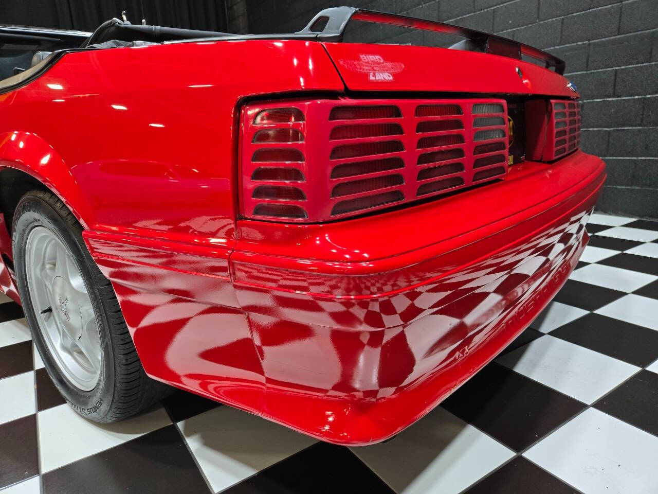 1992 Ford Mustang 18