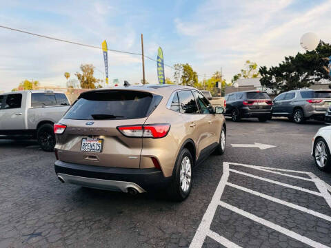 2020 Ford Escape SE
