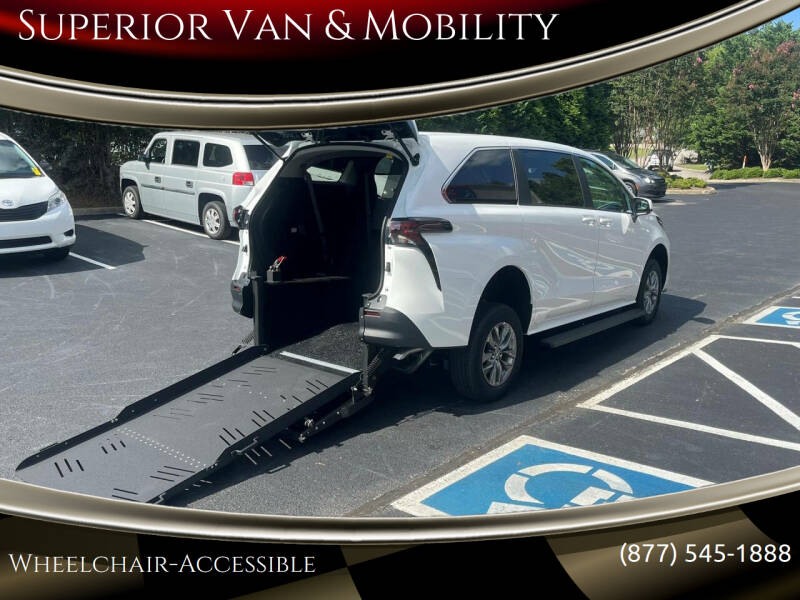 2025 Toyota Sienna LE 8-Passenger