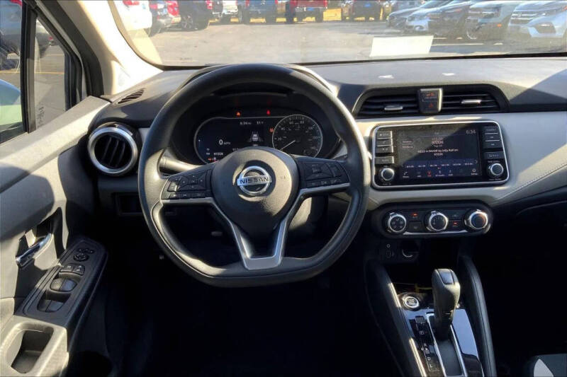 2022 Nissan Versa SV