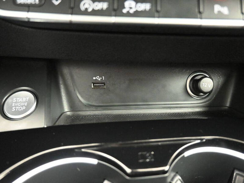 2022 Audi A4 quattro Premium 40 TFSI