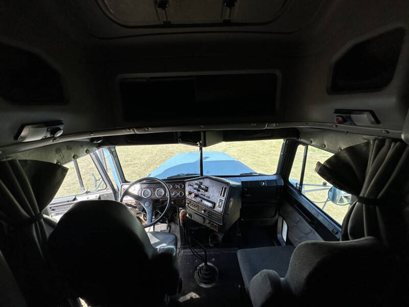 1999 Freightliner Classic