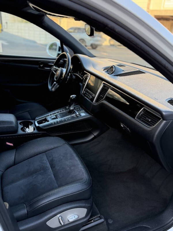 2018 Porsche Macan