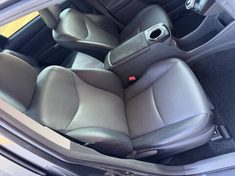 2013 Toyota Prius v Five