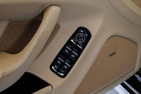 2016 Porsche Panamera Edition