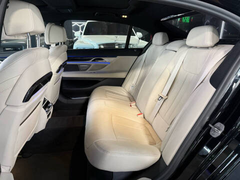 2022 BMW 7 Series 740i