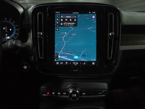 2023 Volvo XC40 B5 Ultimate Bright Theme