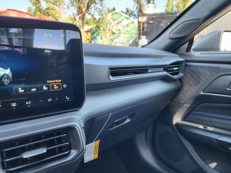 2025 Ford Mustang Dark Horse