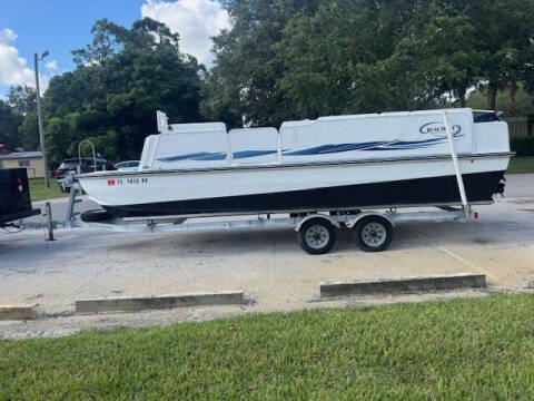 2014 BEACHCAT BOATS, LLC DECK BOAT
