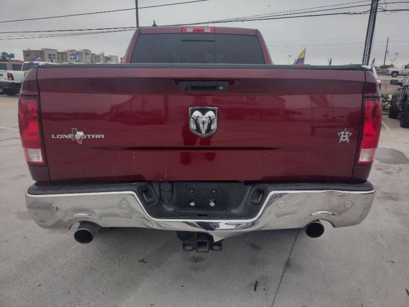 2017 RAM 1500 SLT