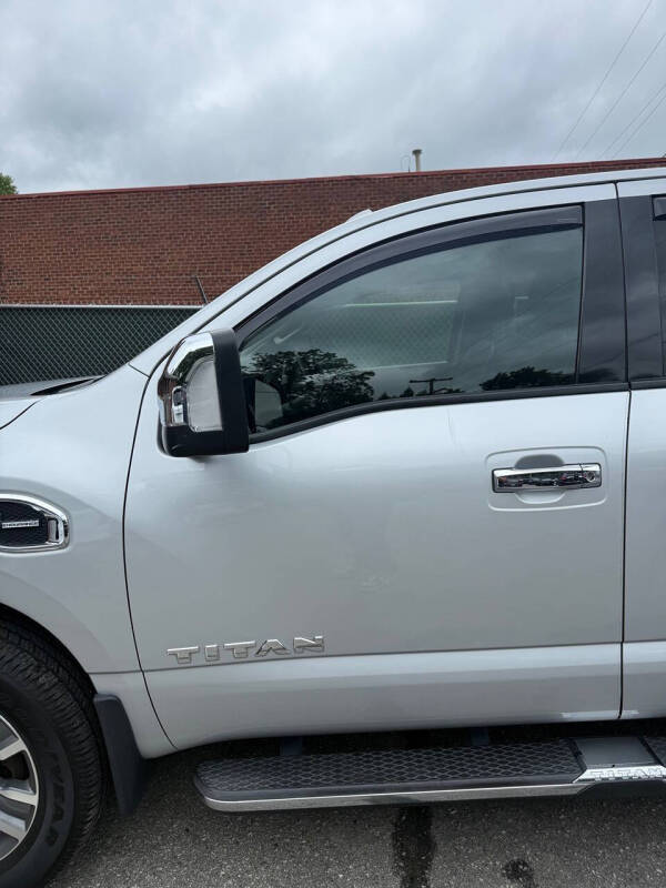 2017 Nissan Titan SL
