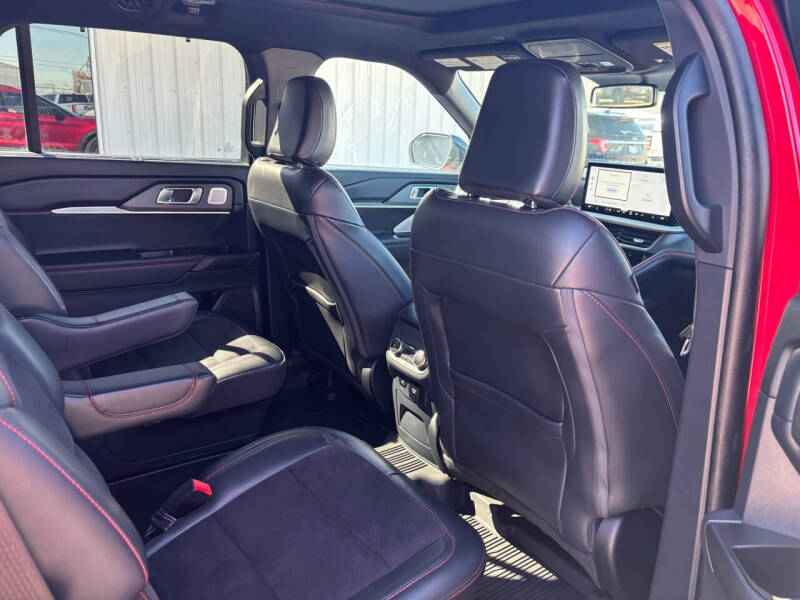 2025 Ford Explorer ST