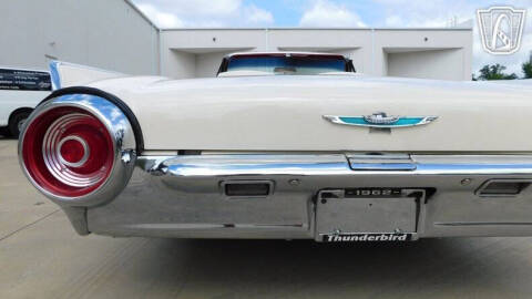 1962 Ford Thunderbird