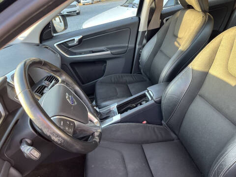 2016 Volvo XC60 T5 Drive-E