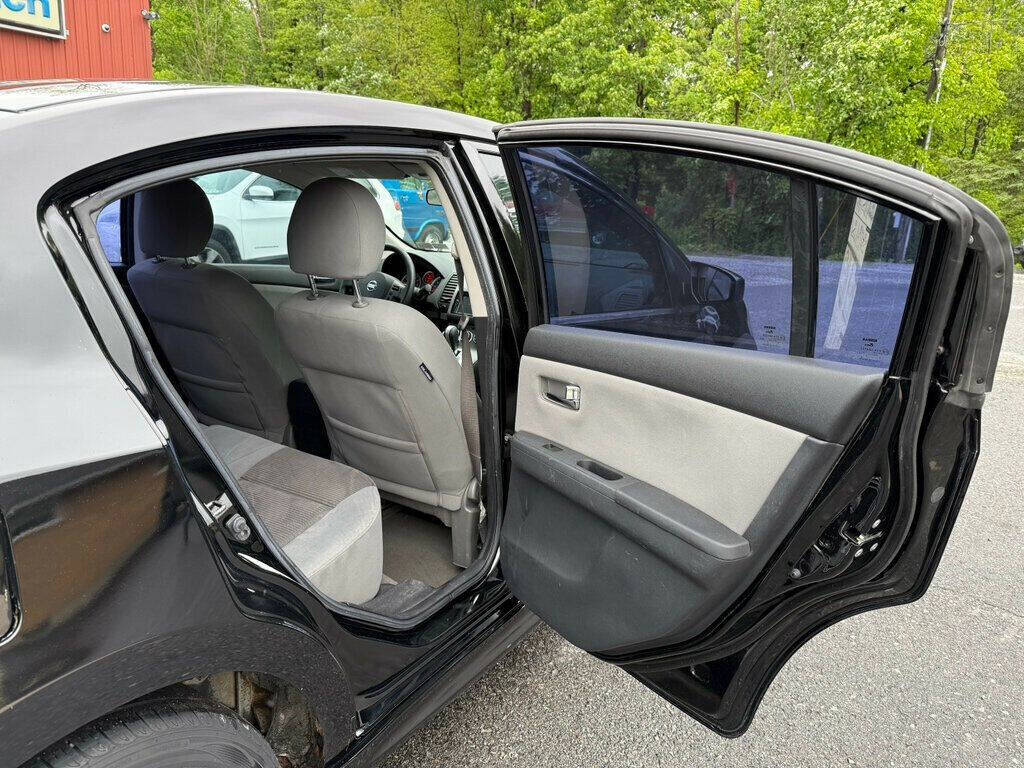 2010 Nissan Sentra 32