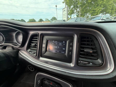 2015 Dodge Challenger SXT