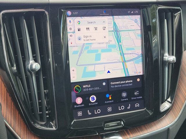 2023 Volvo XC60 B5 Plus Dark Theme